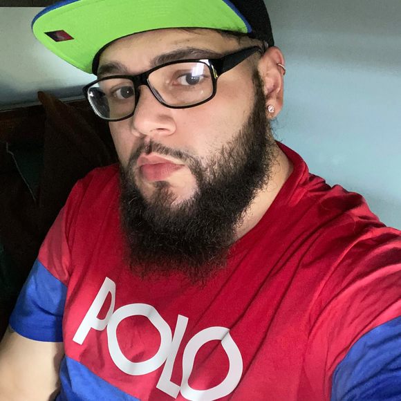 Meet your Posher, Travis - Picture 1 of 4